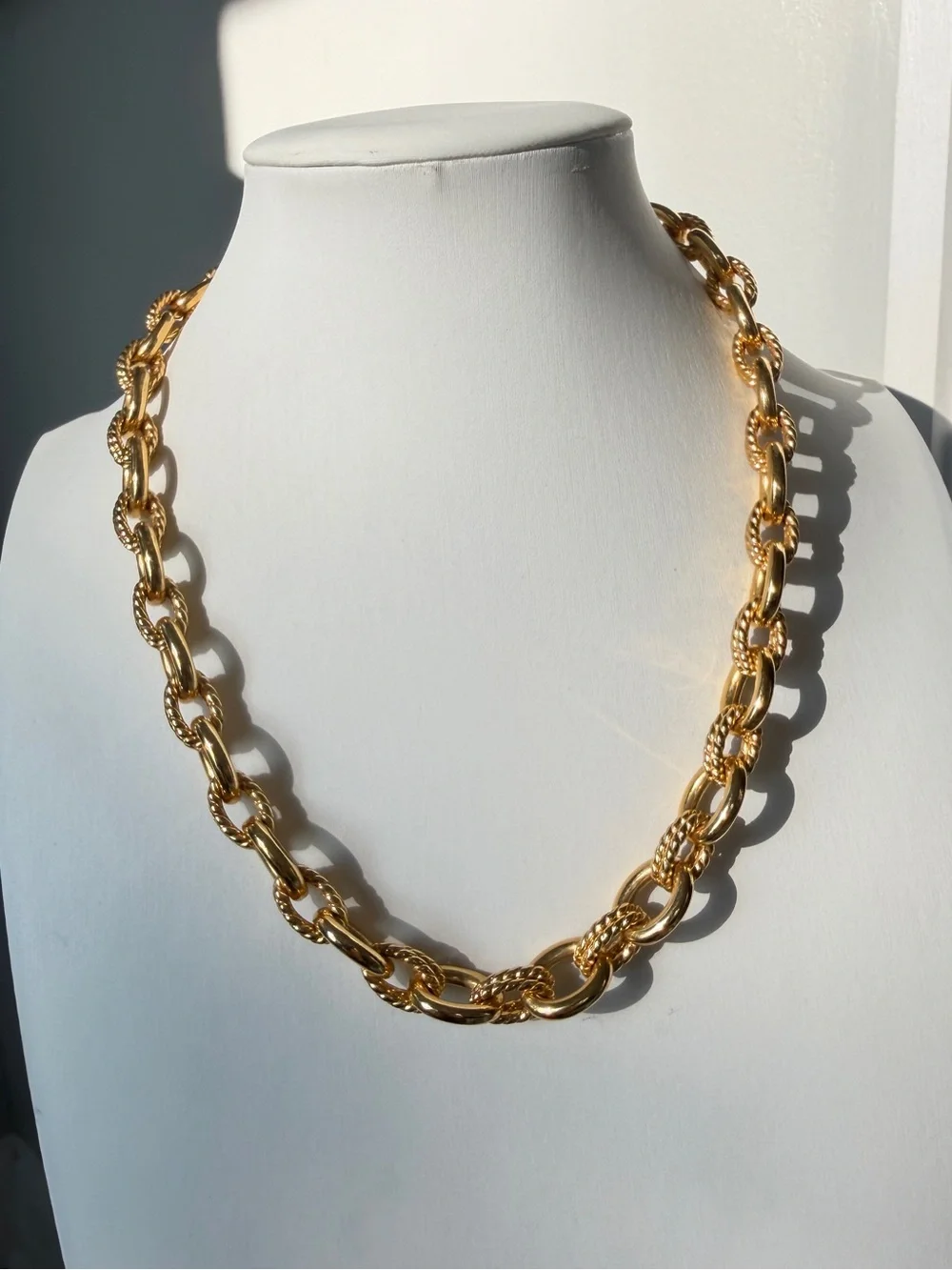 ~18” stainless steel gold tone, thick 12mm statement necklace!